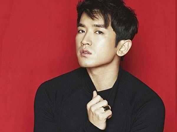 Thành viên nhóm nhạc huyền thoại Hàn Quốc Shinhwa bị tố quấy rối tình dục hai người phụ nữ