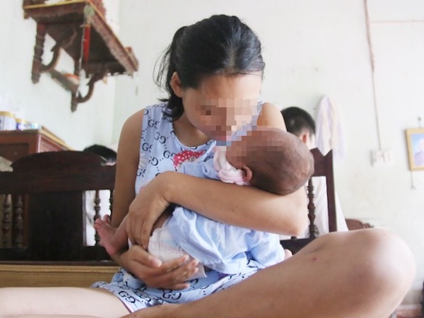 Lời kể của bà nội bé gái bị chính bố ruột hiếp dâm khi còn chịu tang mẹ: 'Phát hiện con bé mang thai, nó còn mắng chửi tôi'