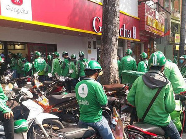 Để bán hàng trên GrabFood, các nhà hàng, quán ăn phải trả mức phí bao nhiêu?