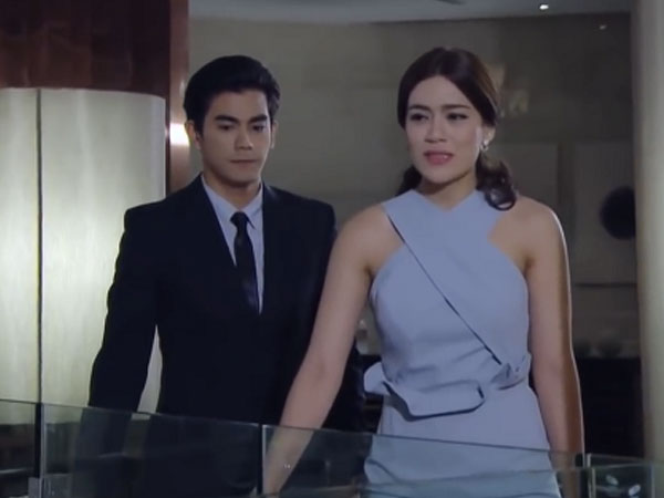 Nghe được cuộc nói chuyện của chồng và thư ký, tôi chất vấn anh thì nhận được câu trả lời điềm tĩnh khiến đau xé ruột gan