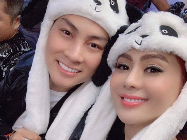 Sau khi gây sốc khi để lộ làn da sần sùi, nở nốt đáng sợ trên livestream, Lâm Khánh Chi trở lại với gương mặt căng bóng không tì vết