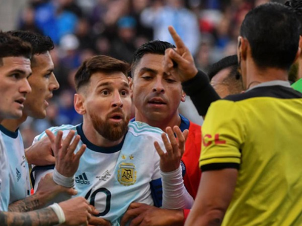 Messi đối diện án phạt cực nặng vì chỉ trích LĐBĐ Nam Mỹ
