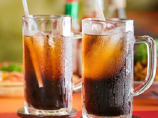 Người đàn ông bị vỡ thực quản dưới, thủ phạm là do uống sai cách loại đồ uống này vào lúc bụng đói