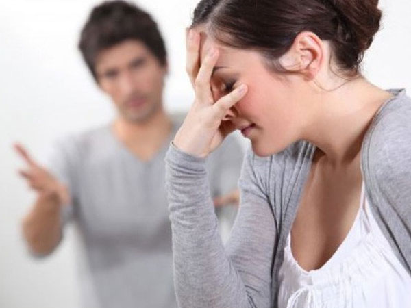 Vô tình 'like' một group kín, tôi choáng váng khi thấy chồng mình đang công khai làm chuyện không ai chấp nhận nổi