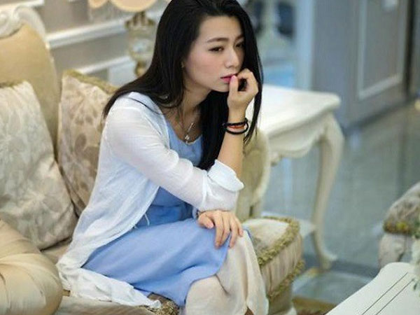 Cô bồ trơ tráo đắc ý vì 'câu' được người tình, vợ phản công bằng vài câu bâng quơ cũng đủ khiến tình thế đảo ngược