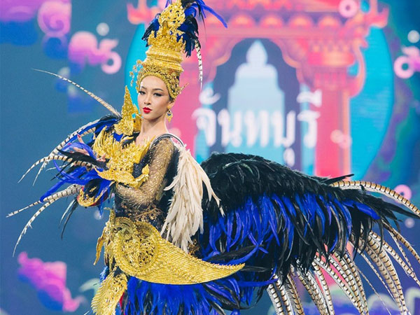 Cả 'vũ trụ' được đưa vào quốc phục tại Miss Grand Thái 2019: Từ động vật muôn loài đến trái cây nhiệt đới, không sót thứ gì!