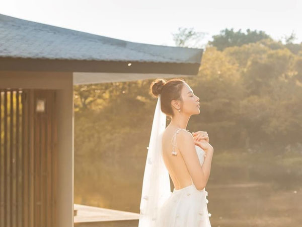 Đàm Thu Trang biểu hiện 'tăng động' trước giờ G, tung ảnh cưới "đẹp phát hờn"