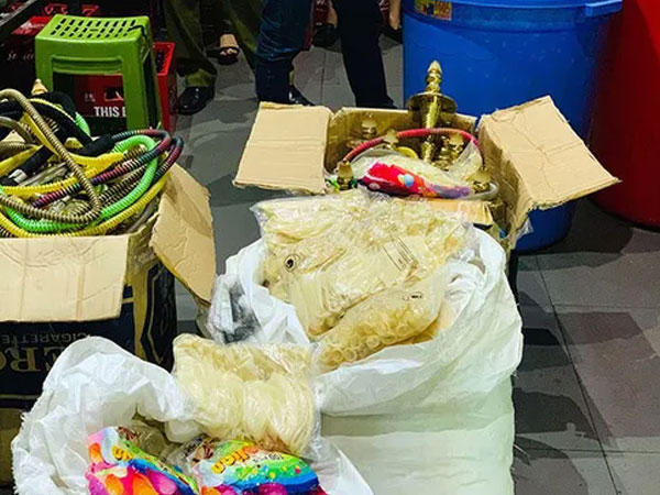 'Đột kích' hơn 20 quán bar ở Hà Nội, thu giữ 10.000 quả bóng cười