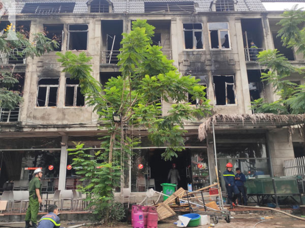 Lời kể của người chứng kiến đám cháy ở Thiên đường Bảo Sơn: 'Ngọn lửa to quá, tôi thấy 3 người nhảy từ lan can tầng 2 xuống đất'