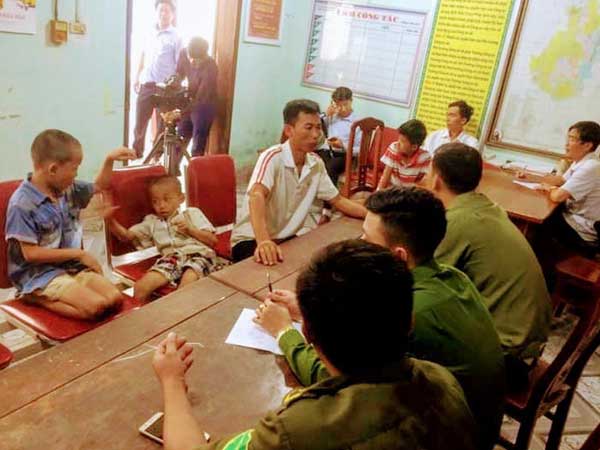 3 bé trai kể lại việc 'tháo chạy' khỏi chiếc ô tô lạ, công an vào cuộc làm rõ