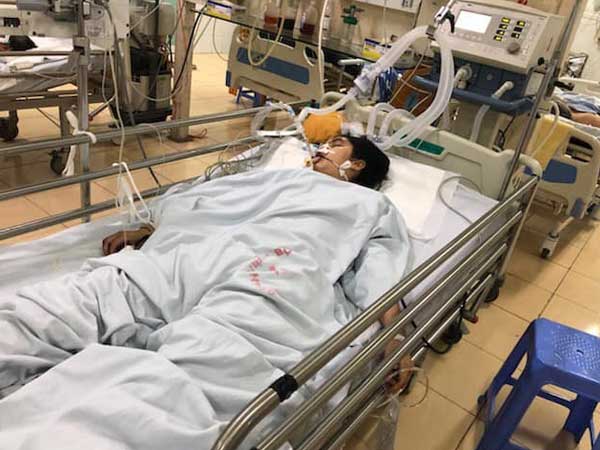 Hà Nội: Nữ sinh Đại học Quốc gia gặp tai nạn phải cấp cứu trên đường đi học về, mẹ cầu cứu cộng đồng mạng giúp đỡ