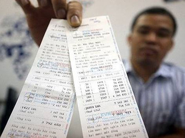 Người dân Hà Nội kêu trời vì hóa đơn điện tăng 'chóng mặt' sau những ngày nắng nóng: Công ty điện lực lý giải nguyên nhân