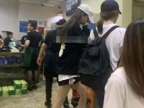 Angelababy tiếp tục xuất hiện lẻ loi, không có Huỳnh Hiểu Minh bên cạnh giữa tin đồn ly hôn