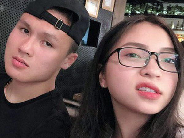 Quang Hải, Nhật Lê bất ngờ xóa trạng thái 'hẹn hò' trên Facebook, dân mạng ngán ngẩm 'thôi chia tay luôn đi'