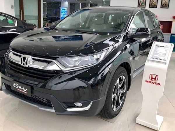 Ô tô đua nhau giảm giá 'kịch sàn' giành khách hàng trong mùa ế ẩm