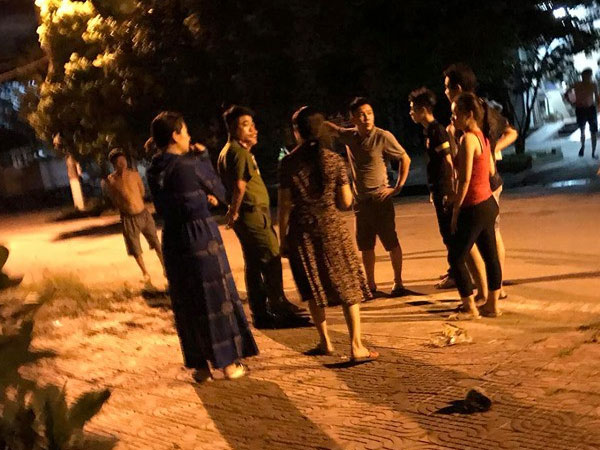 Quảng Ninh: Người đàn ông dùng kiếm truy đuổi, chém liên tiếp vào người phụ nữ khiến dân mạng bức xúc