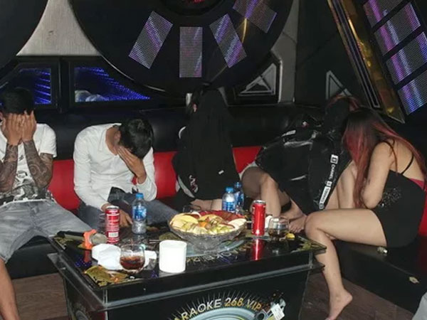 Tổ chức tiệc ma tuý trong quán karaoke ở Long An, 15 người bị khởi tố