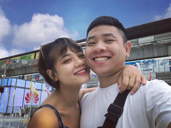'Nhặt' được bạn trai trên máy bay nhờ ngủ gục, cô gái nhắn hội ế lâu năm: Đừng bi quan, tình yêu có thể ập đến bất cứ lúc nào!