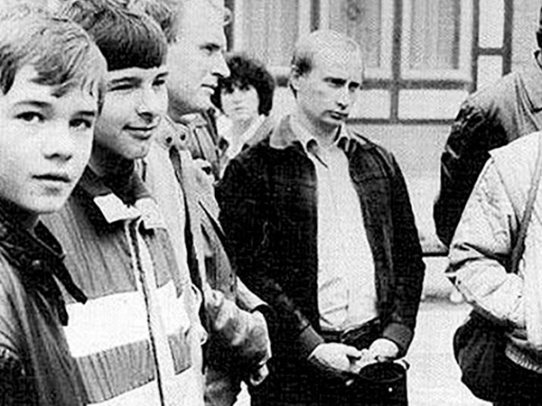 Hé lộ nội dung 'bí kíp' đào tạo điệp viên KGB siêu hạng: Ông Putin đã từng phải học những gì?