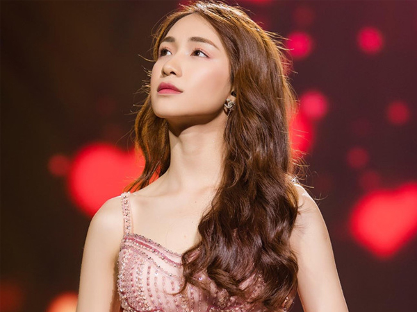 Hòa Minzy bất ngờ viết tâm thư gửi fan, tuyên bố muốn nghỉ ngơi giữa lúc cuộc sống và sự nghiệp gặp nhiều ồn ào không đáng có