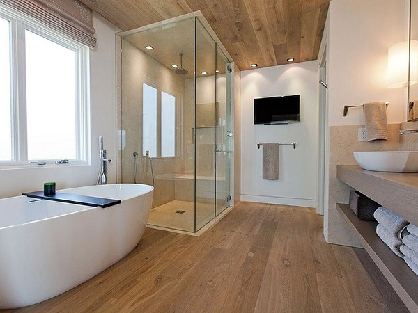 Tại sao phòng tắm khách sạn lại làm bằng kính trong suốt?