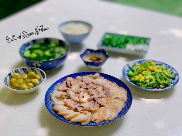 Mẹ 4 con khoe những bữa ăn tuyệt ngon cứ dọn ra là con đánh bay 3 bát cơm