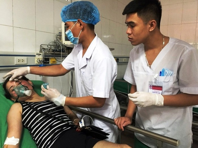 Điều tra vụ cháy nhà nghi bị phóng hỏa, 5 người nhập viện vì ngạt khói