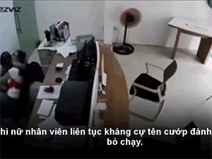 Video: Dùng dao khống chế nữ nhân viên Viettel, tên cướp phải bỏ chạy thục mạng