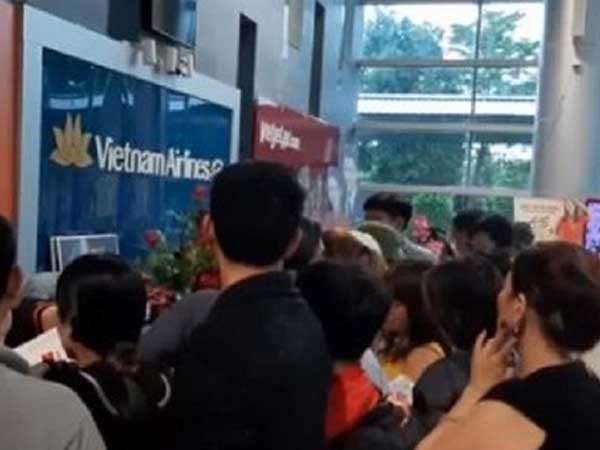 Hơn 100 hành khách vật vã chờ máy bay: Jetstar Pacific nói gì?