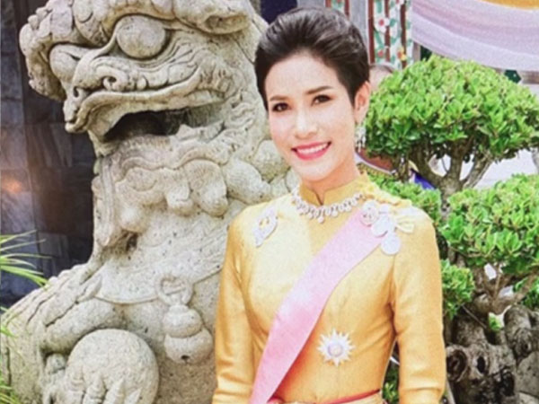 Hóa ra Hoàng quý phi Thái Lan đã âm thầm cạnh tranh với 'vợ cả' từ lâu với những điểm giống nhau đến ngỡ ngàng