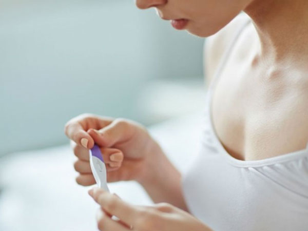 Dưới ánh đèn nhập nhoạng, tôi hoảng loạn nhận ra người nằm bên cạnh không phải bạn trai mình nhưng thái độ của anh và chuyện phía sau mới thật kinh khủng (P3)