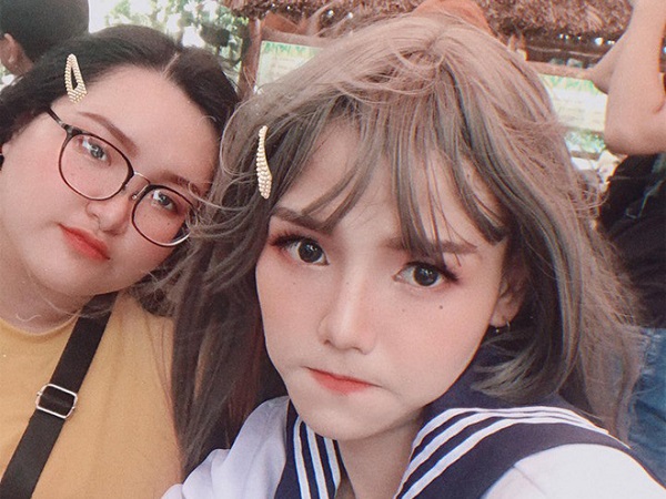 Sự thật đằng sau những bức hình về cô gái lai Tây mặc đồng phục khiến nhiều người ngỡ ngàng