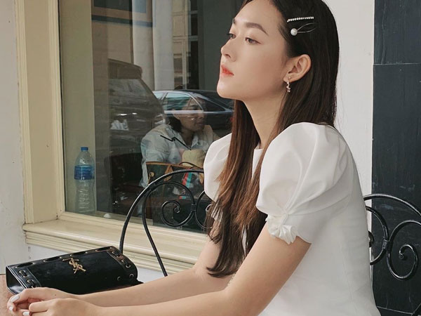 Nàng Á hậu được ví là 'bản sao của Hà Tăng': Style chỉ toàn màu đen - trắng nhưng sang chảnh như tiểu thư nhà 'trâm anh thế phiệt'