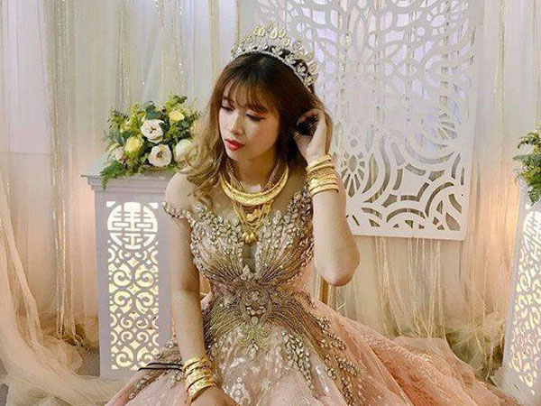 Những cô dâu 'số hưởng' với vòng vàng trĩu cổ: 'Gánh' nặng vậy ai cũng nguyện ý lấy chồng!