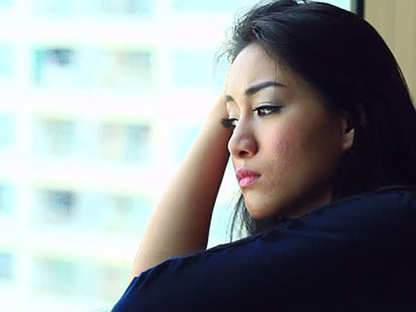 Dưới ánh đèn nhập nhoạng, tôi hoảng loạn nhận ra người nằm bên cạnh không phải bạn trai mình nhưng thái độ của anh và chuyện phía sau mới thật kinh khủng (P5)