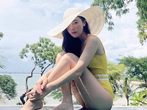 Học Jessica Jung diện bikini vừa đẹp vừa sang, khoe vòng 1 hút mắt mà không hề phản cảm
