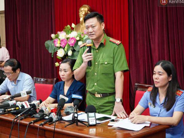 Khởi tố vụ học sinh lớp 1 bị bỏ quên trên xe đưa đón của trường, công an khẳng định bé tử vong trước khi tới bệnh viện