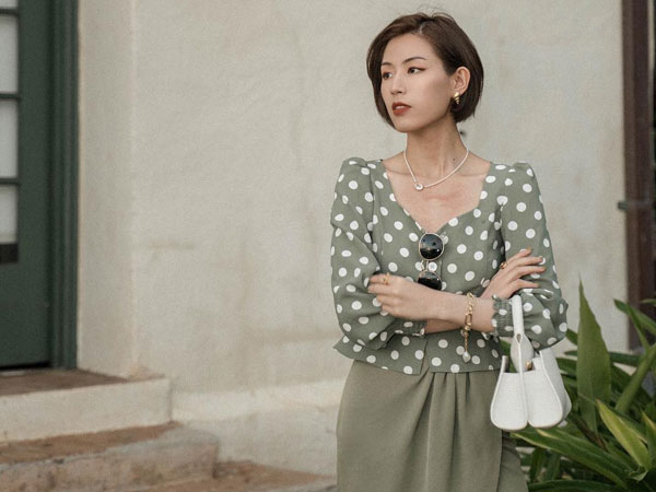 Chờ mãi thời tiết mới đỡ nóng để chị em xúng xính 4 kiểu áo xinh ngất ngây này