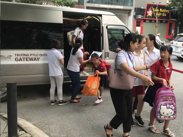 Hàng xóm nói bà Quy từng nhiều năm làm công việc đưa đón học sinh, trước khi làm ở Gateway