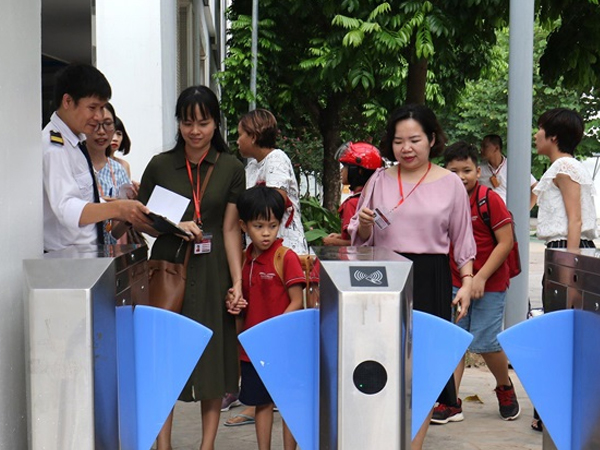 Vì sao trường gắn mác quốc tế hoạt động tràn lan, không bị tuýt còi?