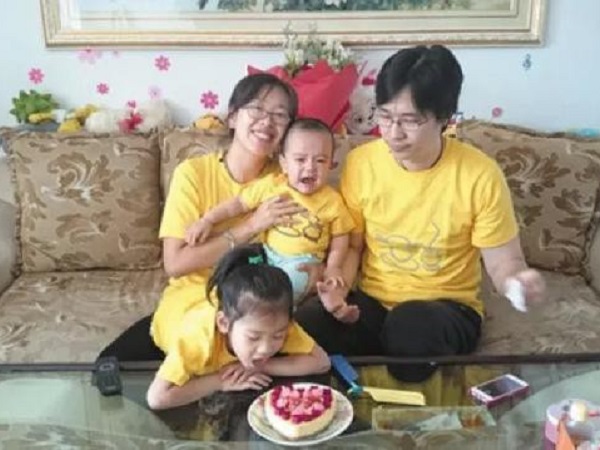 Chuyện tình của vị tỷ phú tốn 100 bức thư tay để có được vợ và hành trình 'vì em mà anh nguyện yêu cả thế giới'