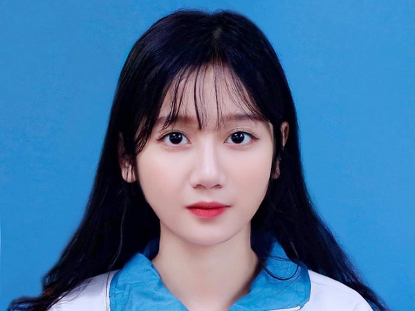 Lộ bức ảnh thẻ mặc đồng phục, nữ sinh Lào Cai khiến dân mạng lập tức 'truy tìm'