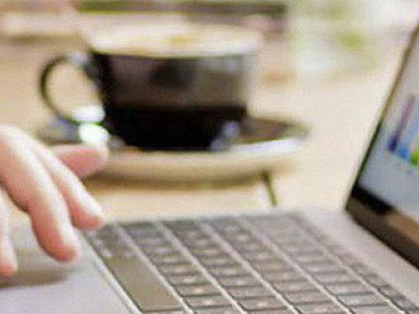Khách Việt cay đắng chi 4 triệu thuê dịch vụ bảo hành Macbook
