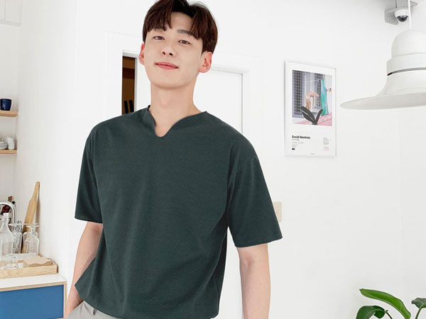 Chồng có xuề xòa đến đâu thì ít nhất vợ cũng phải sắm đủ 3 kiểu áo phông này để lên đồ luôn bảnh