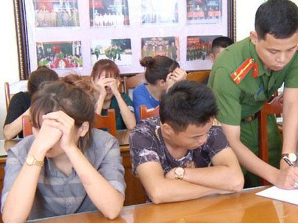 Thiếu nữ 17 tuổi mua 10 triệu đồng tiền ma túy tổ chức sinh nhật