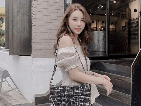 Chỉ với mấy set đồ đơn giản mà hot mom này có thể dễ dàng khoe dáng nuột sau sinh