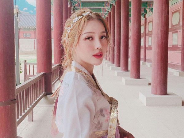 Nàng nào chuẩn bị đi Hàn phải 'ghim' ngay cách makeup, làm tóc xinh như mộng của Pony để diện Hanbok thật lung linh