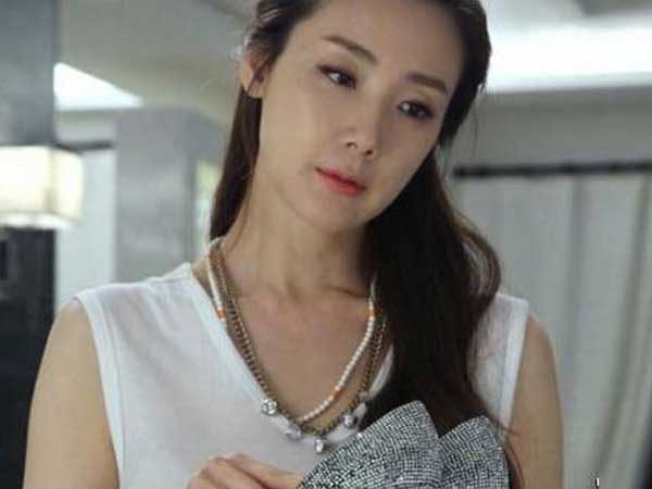 Trót lên giường với sếp già, nhìn thứ anh để lại tôi chỉ khinh bỉ cười