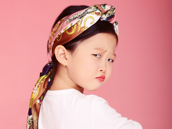 Bé 5 tuổi 3 lần vô địch Nhanh như chớp nhí: 'Chị Ba bất biến' là ai mà khiến hàng loạt sao Việt phát cuồng?
