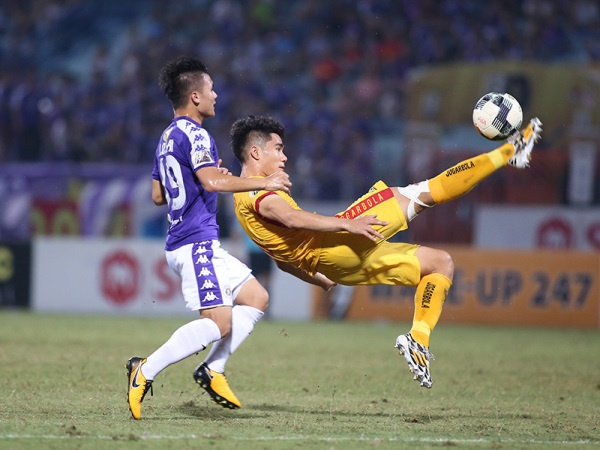 FIFA ra yêu cầu mới, V.League chưa thể áp dụng VAR